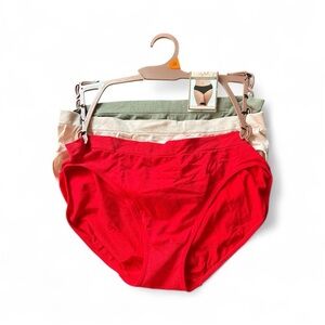 Black Seamless Bikini Panties - 3 Pack